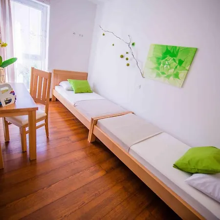 Apartment Azalea Podstrana